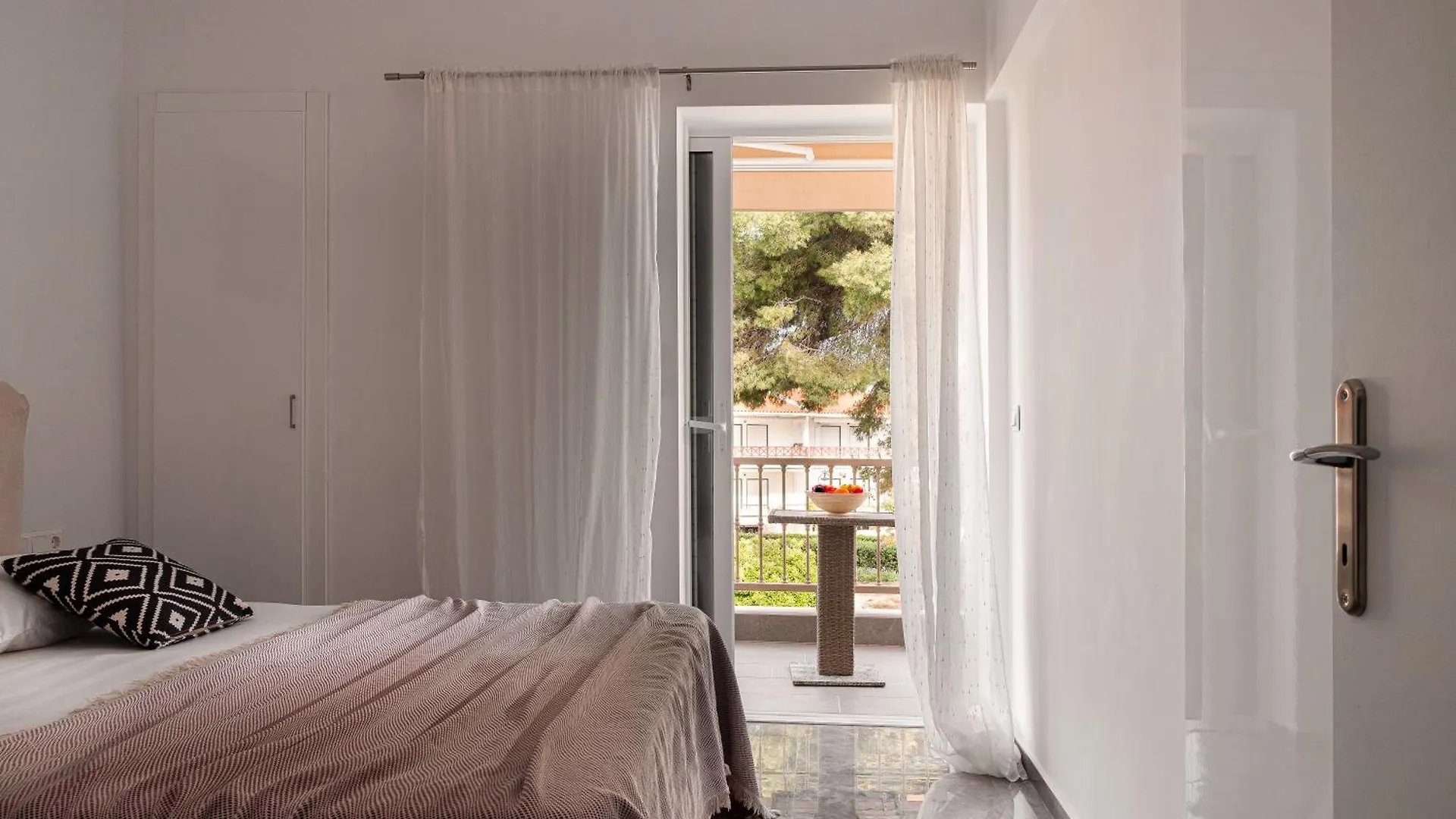 The Beach House - Steps From The Sea هانيوتي شقة