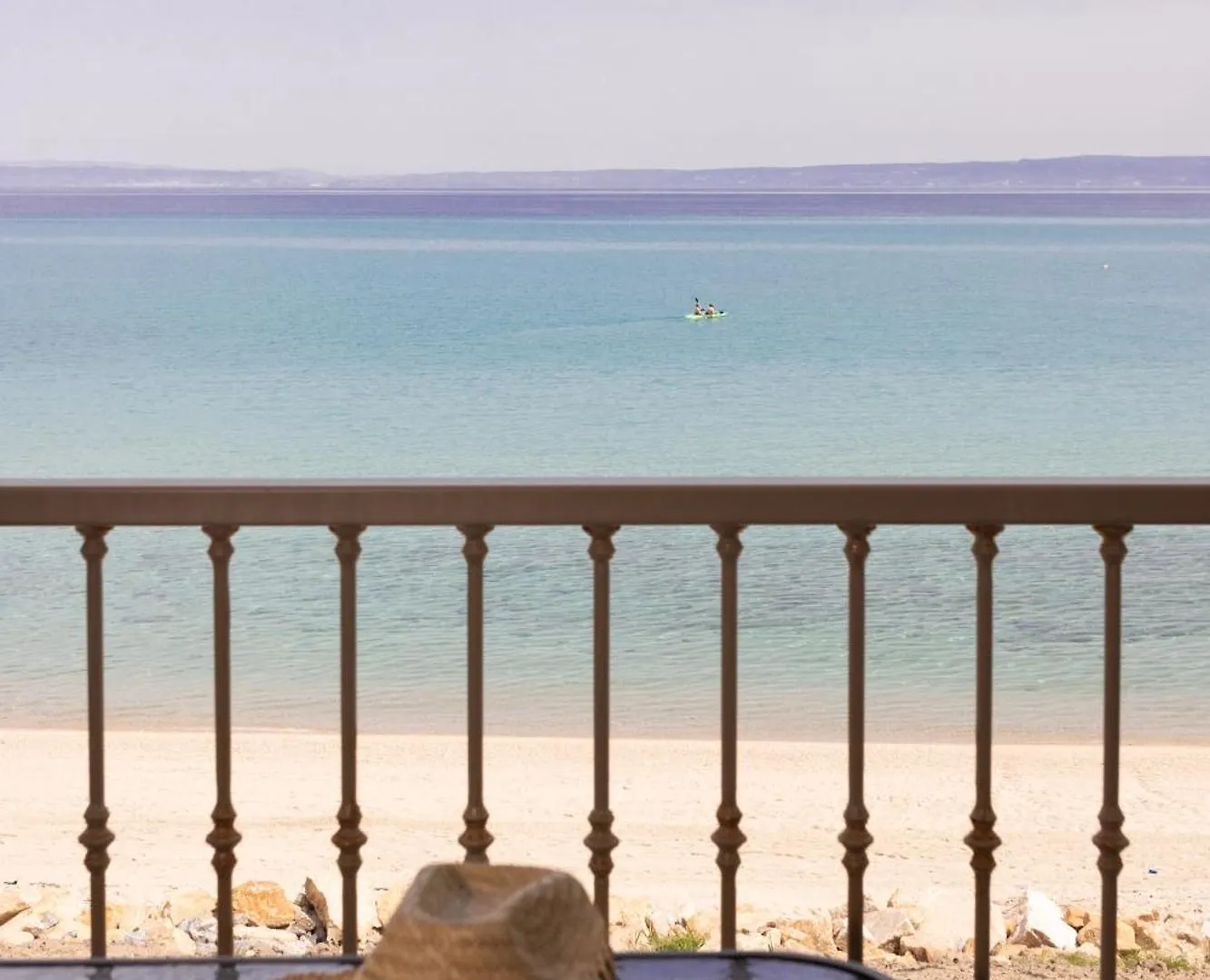 Apartment The Beach House - Steps From The Sea Hanioti